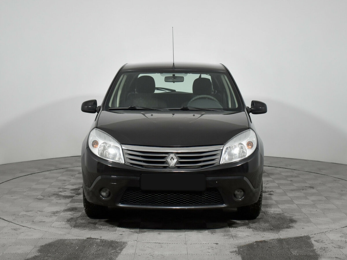 Renault Sandero с пробегом — 2014 год. Фото: #1