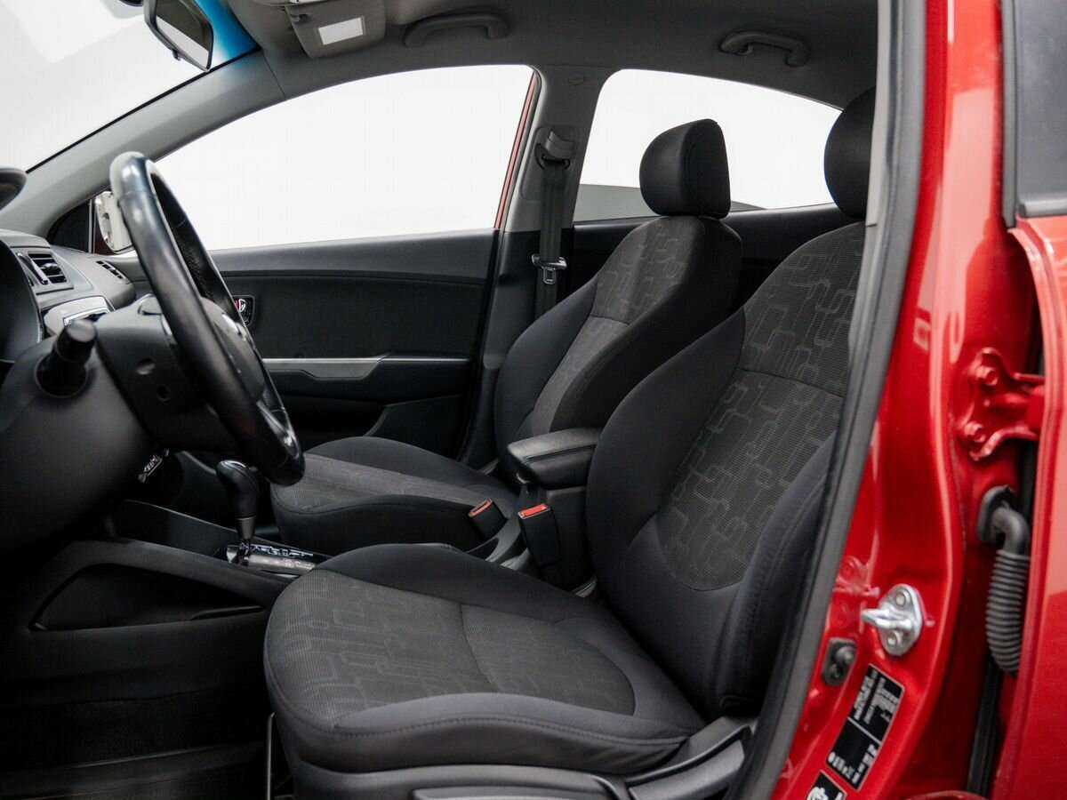 Kia Rio с пробегом — 2013 год. Фото: #11