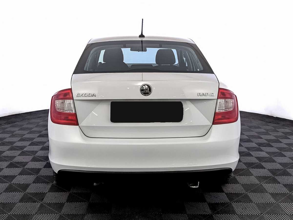 Skoda Rapid с пробегом — 2017 год. Фото: #5