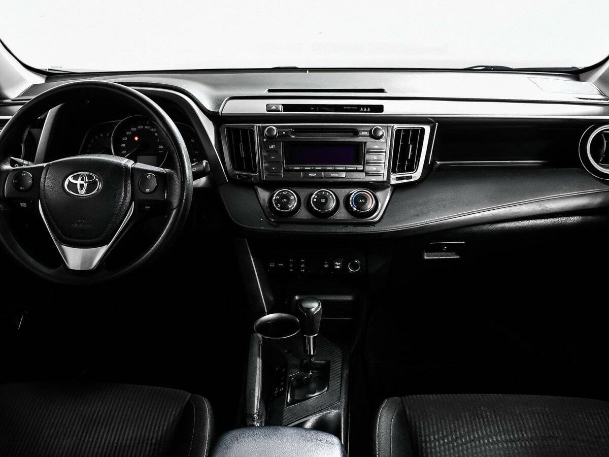 Toyota RAV4 с пробегом — 2013 год. Фото: #10