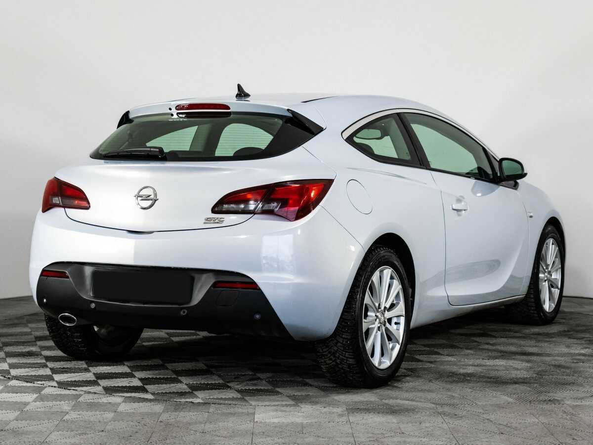 Opel Astra с пробегом — 2012 год. Фото: #3
