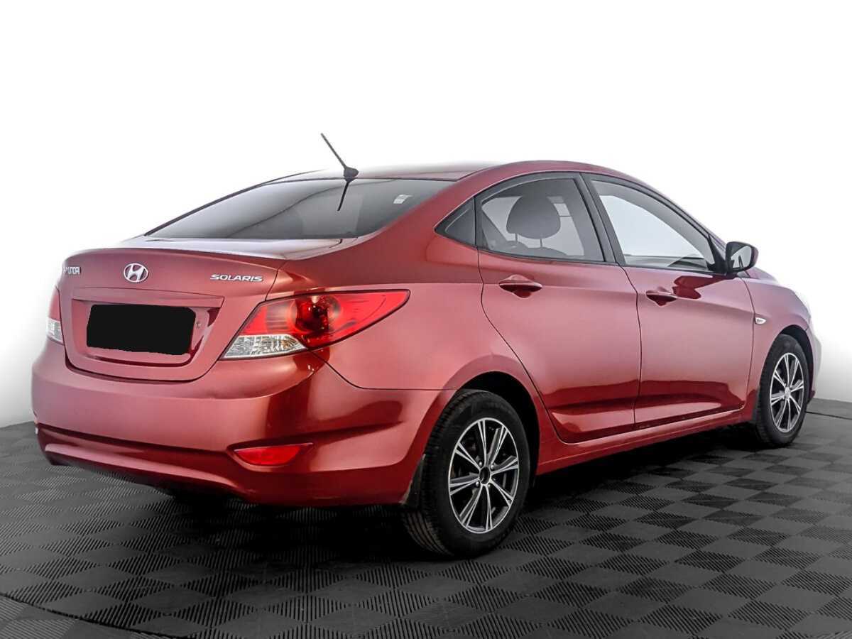 Hyundai Solaris с пробегом — 2012 год. Фото: #4