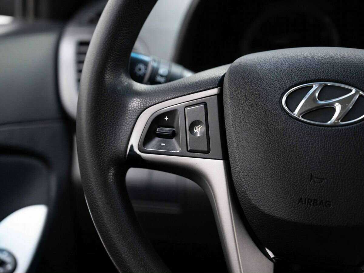 Hyundai Solaris с пробегом — 2015 год. Фото: #16