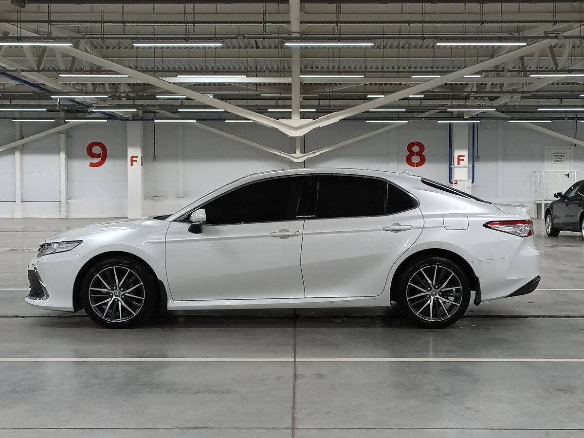 Toyota Camry с пробегом — 2021 год. Фото: #7