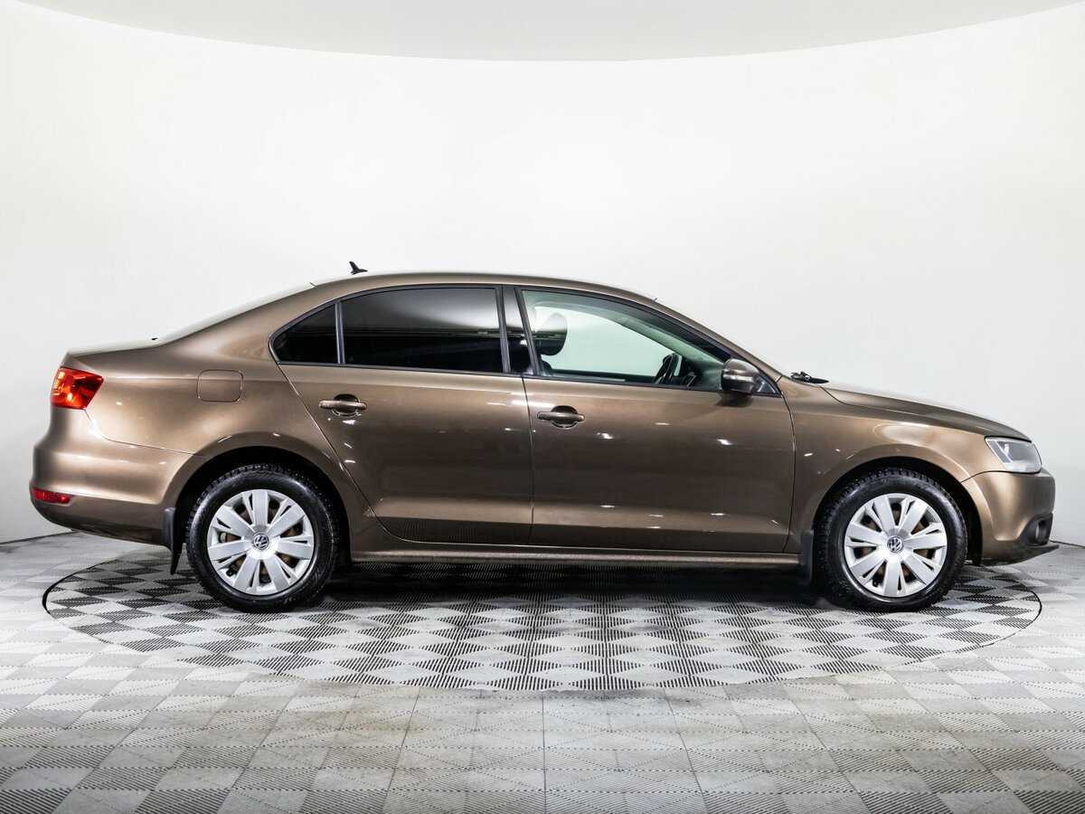 Volkswagen Jetta с пробегом — 2012 год. Фото: #3