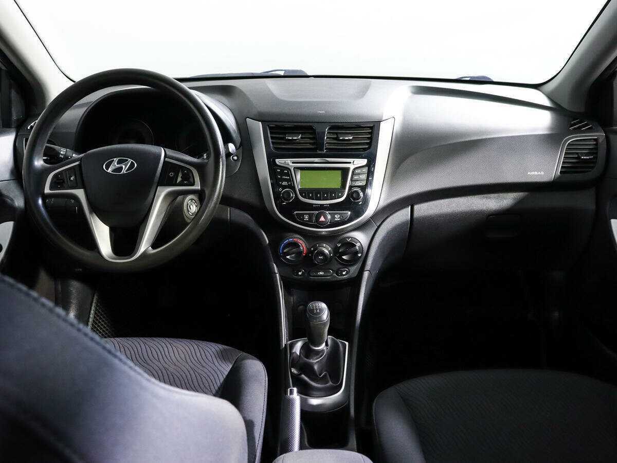 Hyundai Solaris с пробегом — 2014 год. Фото: #9