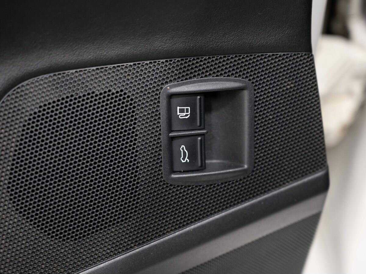 Volkswagen Passat CC с пробегом — 2013 год. Фото: #18