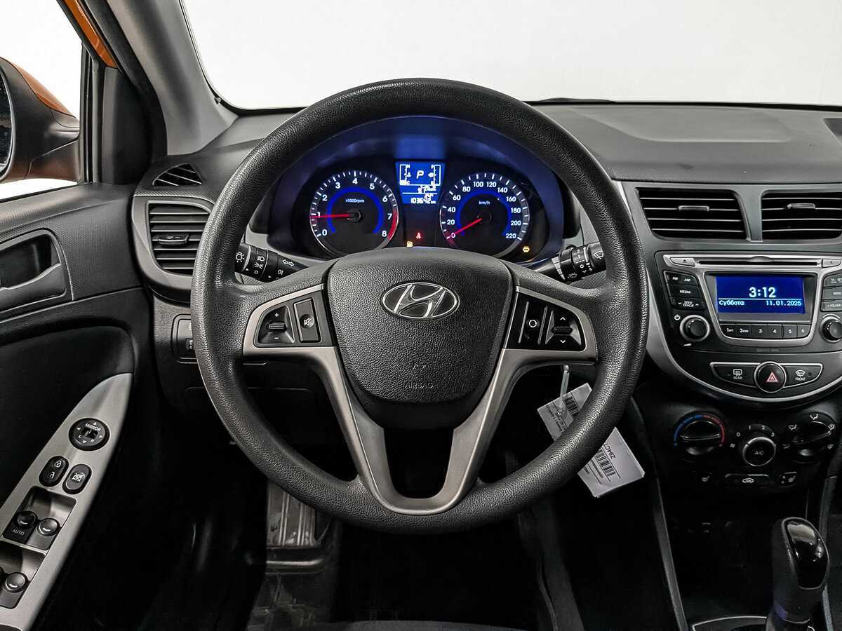 Hyundai Solaris с пробегом — 2015 год. Фото: #18