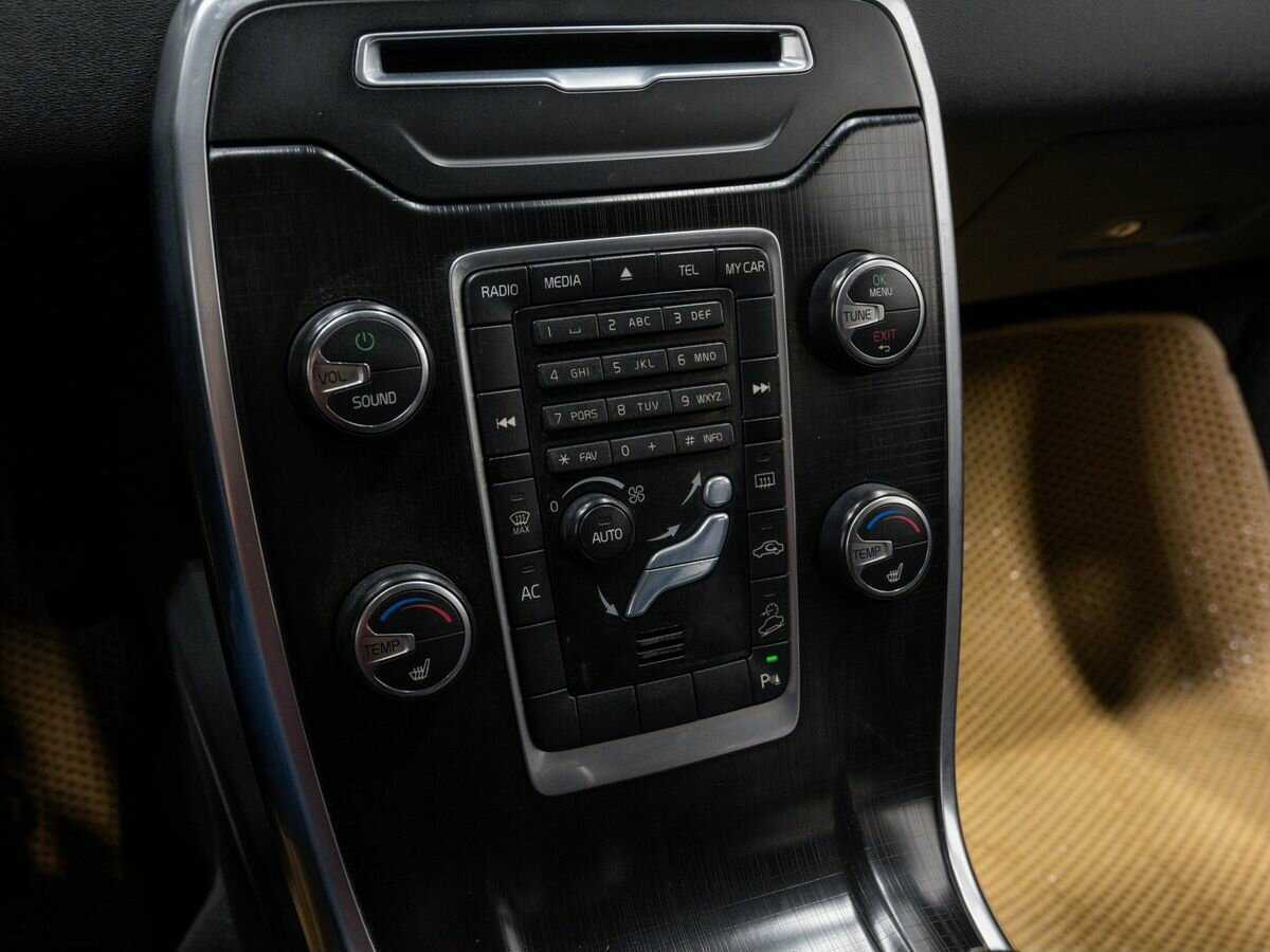 Volvo XC70 с пробегом — 2012 год. Фото: #16