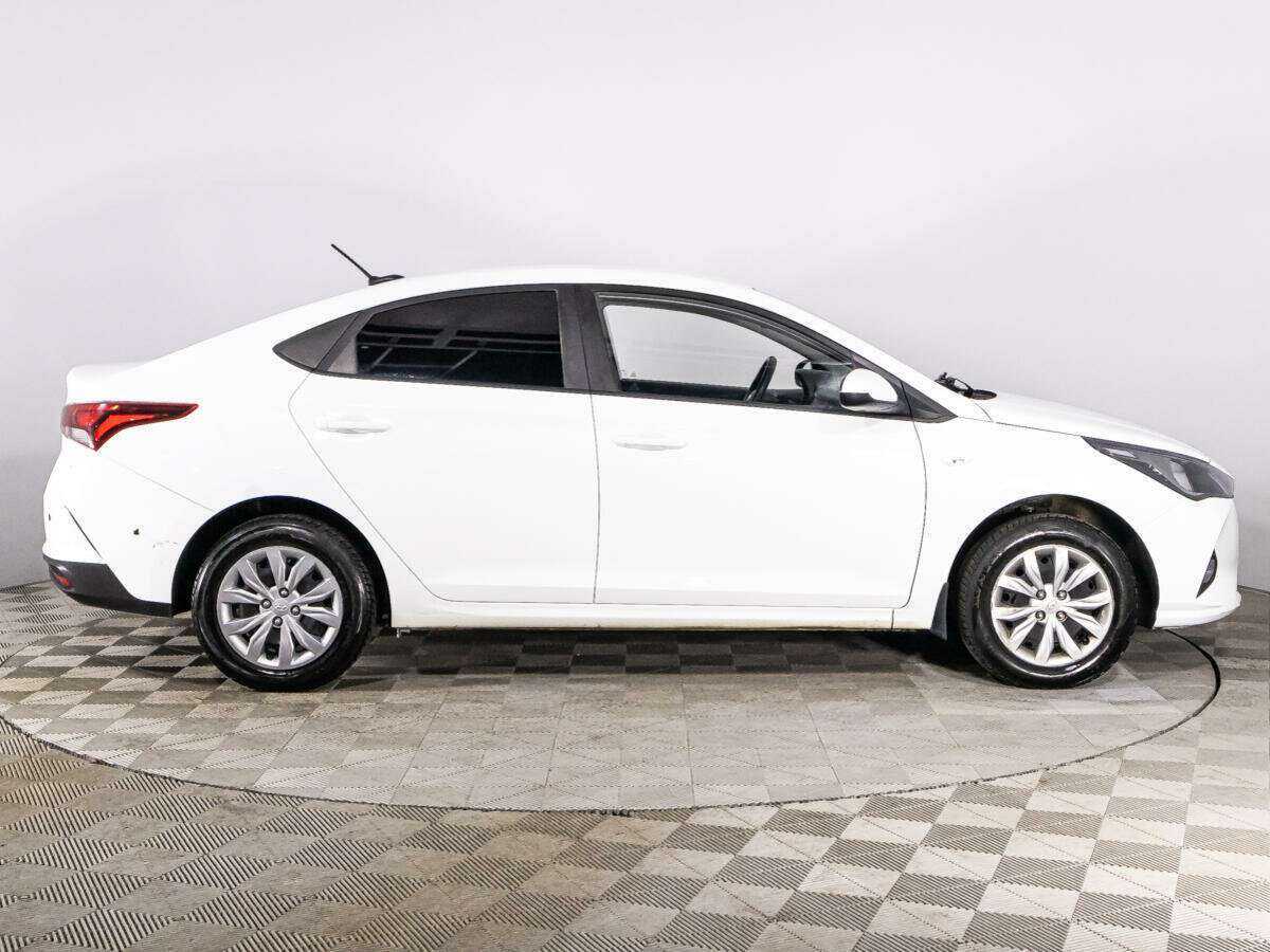 Hyundai Solaris с пробегом — 2020 год. Фото: #3