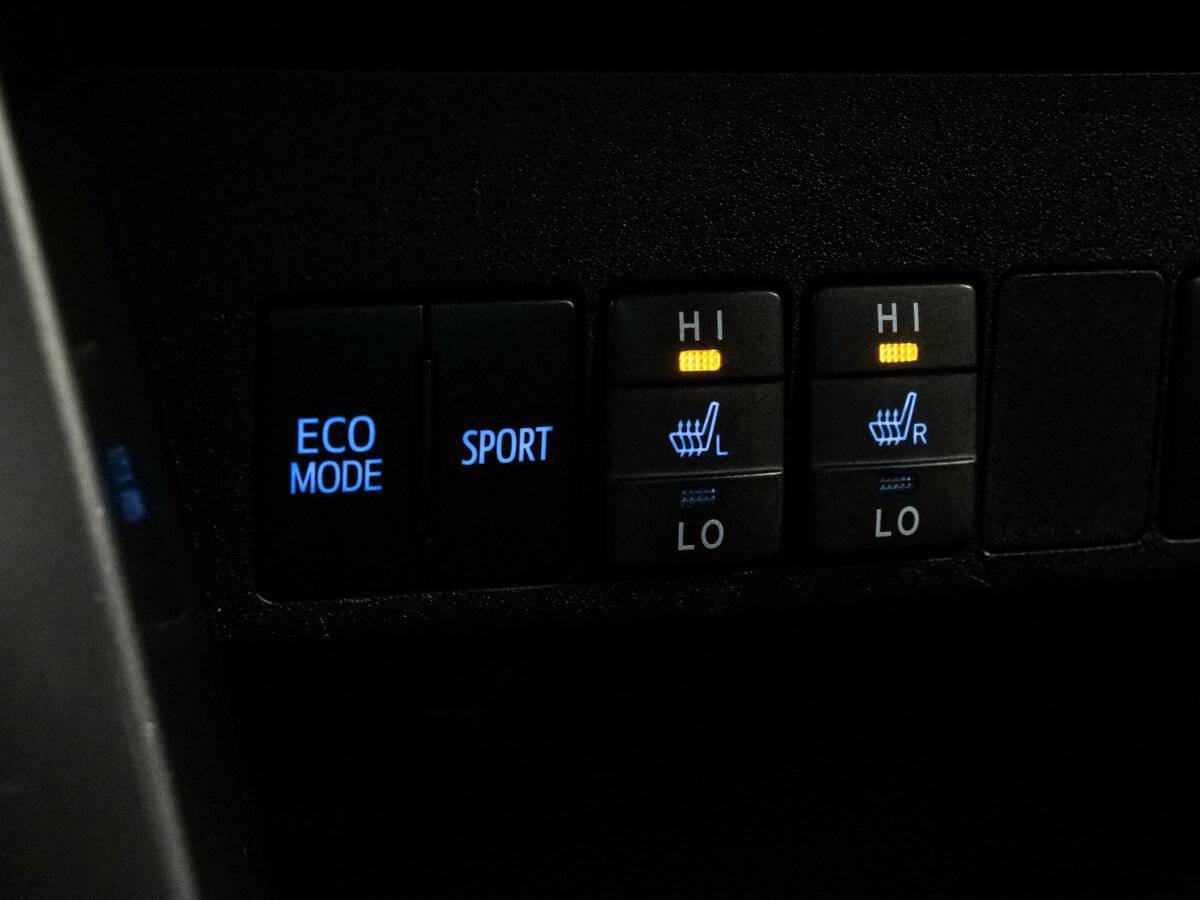 Toyota RAV4 с пробегом — 2017 год. Фото: #12