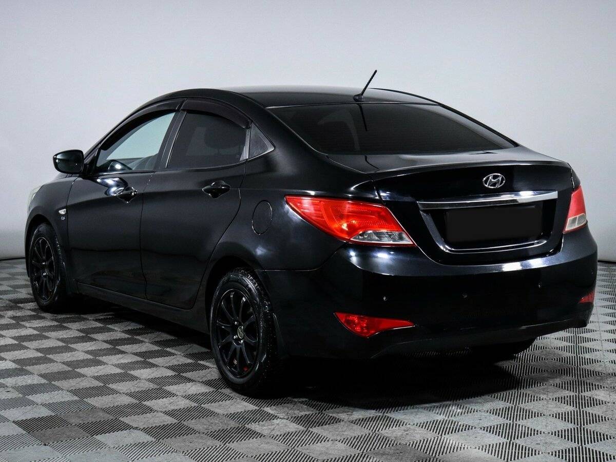 Hyundai Solaris с пробегом — 2015 год. Фото: #5