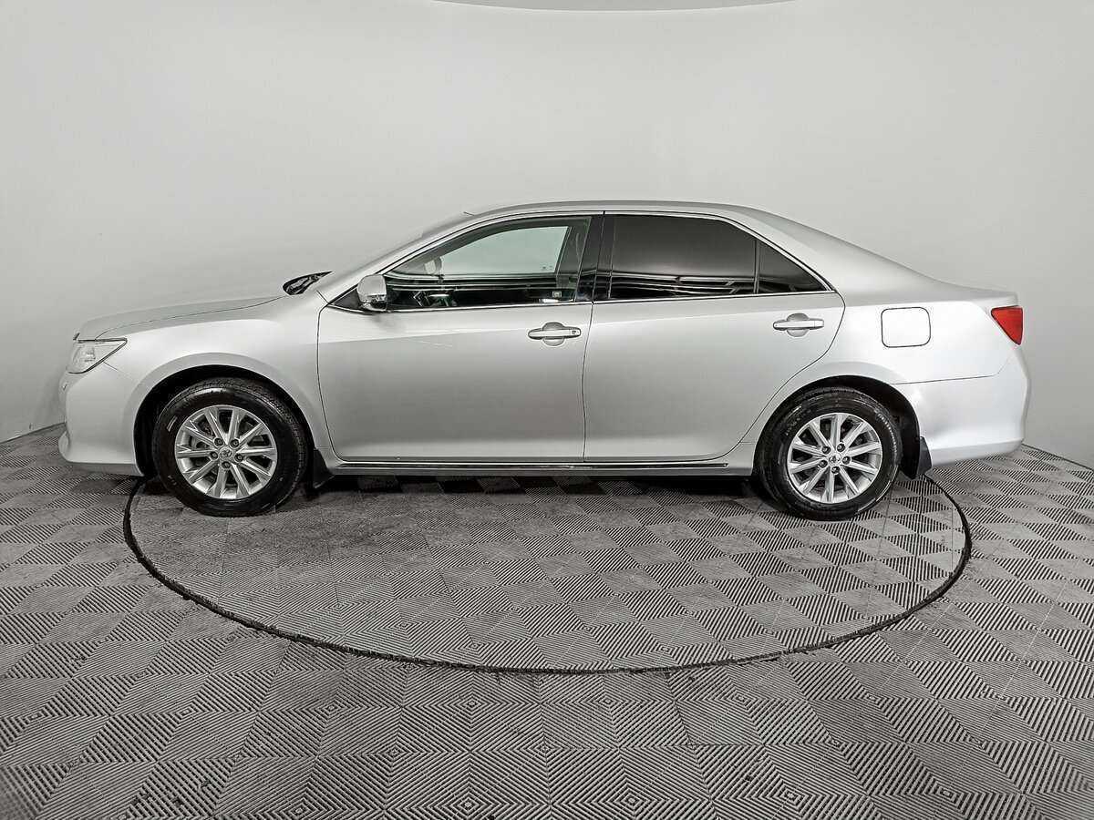 Toyota Camry с пробегом — 2014 год. Фото: #7
