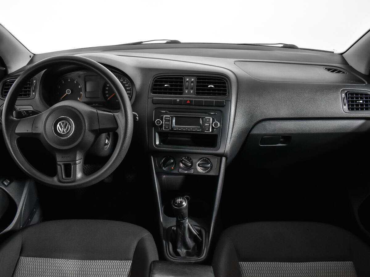 Volkswagen Polo с пробегом — 2013 год. Фото: #11