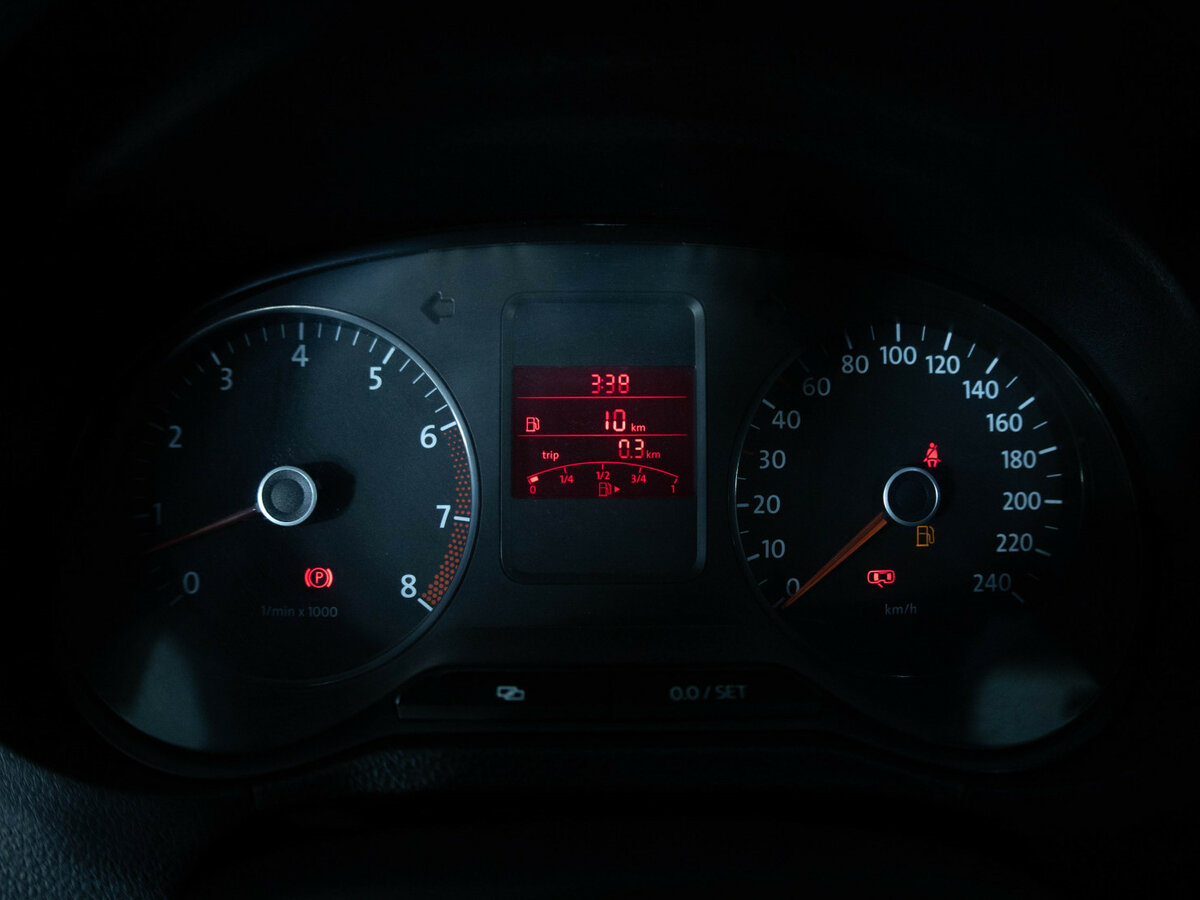 Volkswagen Polo с пробегом — 2014 год. Фото: #6