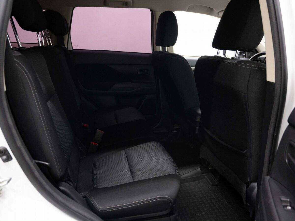 Mitsubishi Outlander с пробегом — 2017 год. Фото: #9