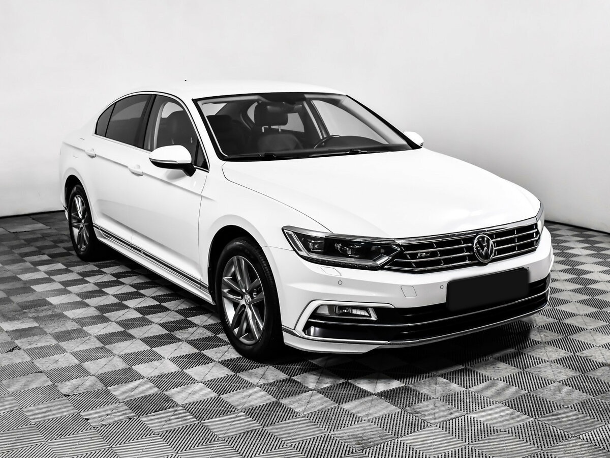 Volkswagen Passat с пробегом — 2018 год. Фото: #2
