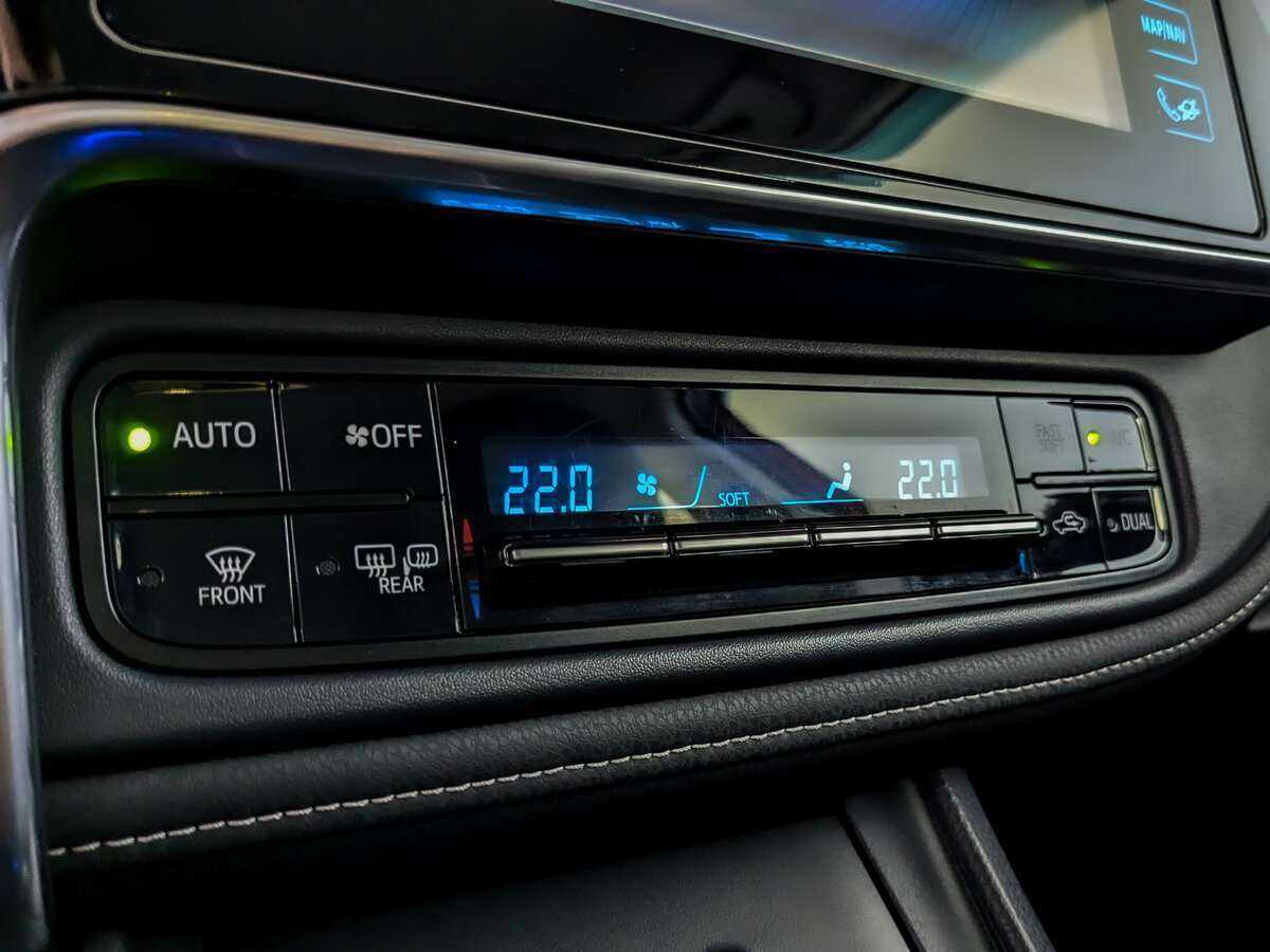 Toyota Corolla с пробегом — 2018 год. Фото: #23