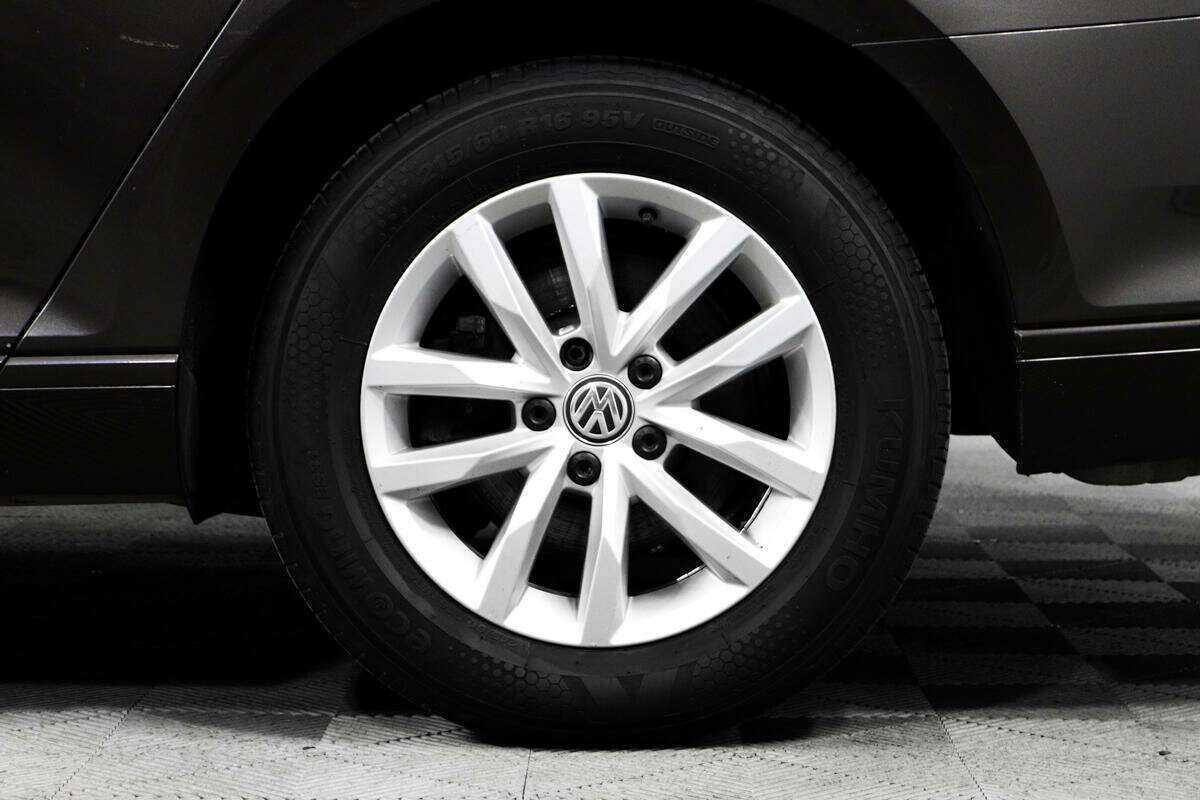 Volkswagen Passat с пробегом — 2016 год. Фото: #13