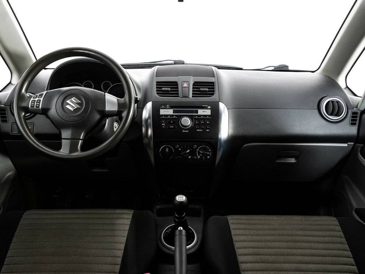 Suzuki SX4 с пробегом — 2012 год. Фото: #9