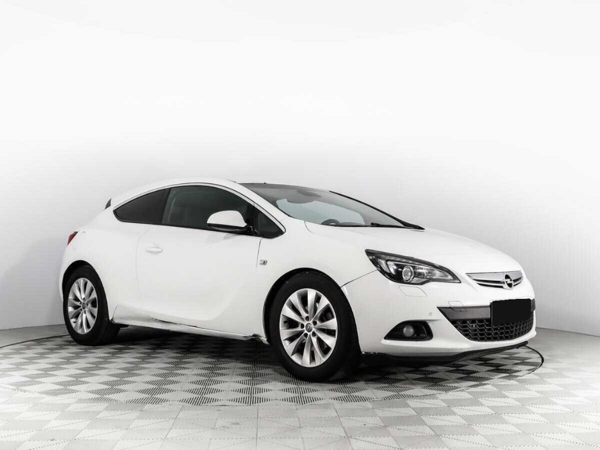 Opel Astra с пробегом — 2012 год. Фото: #2