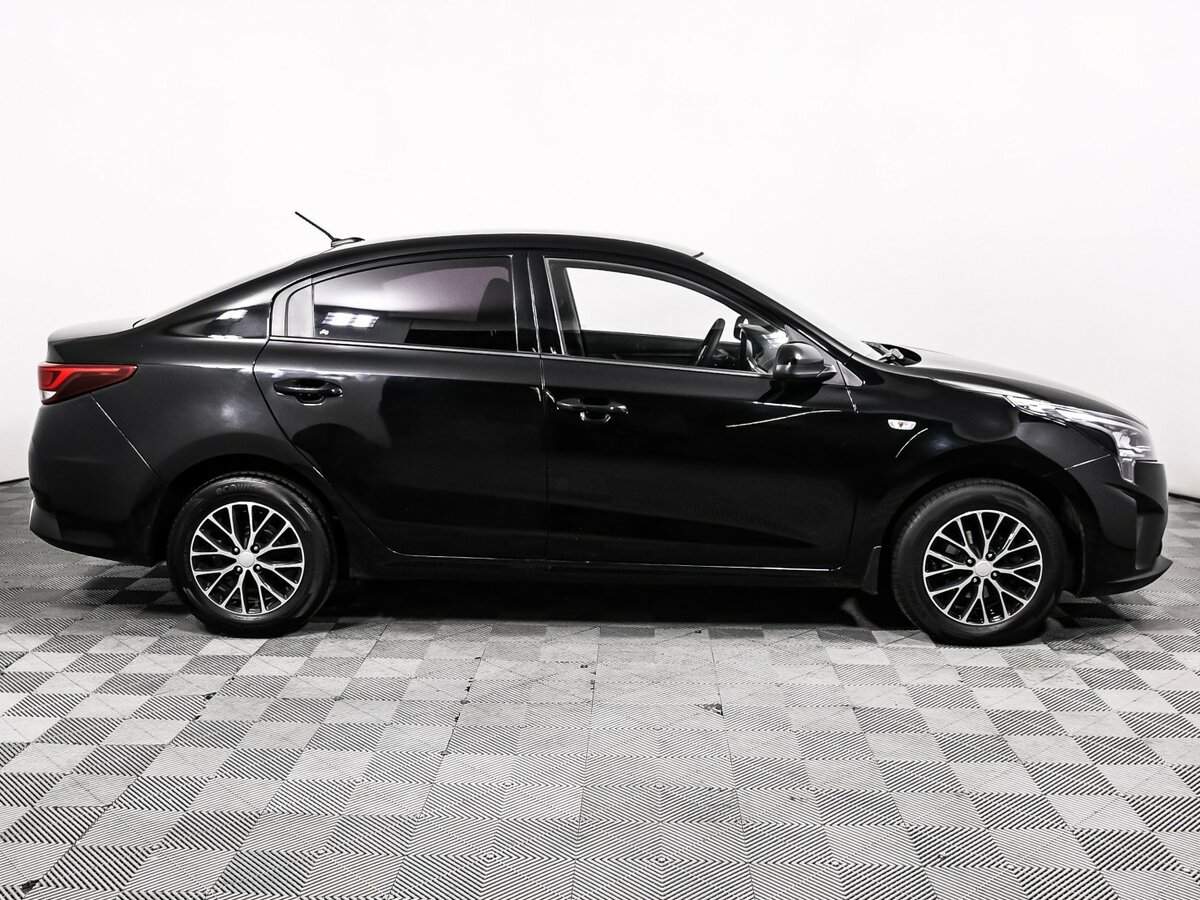 Kia Rio с пробегом — 2020 год. Фото: #3