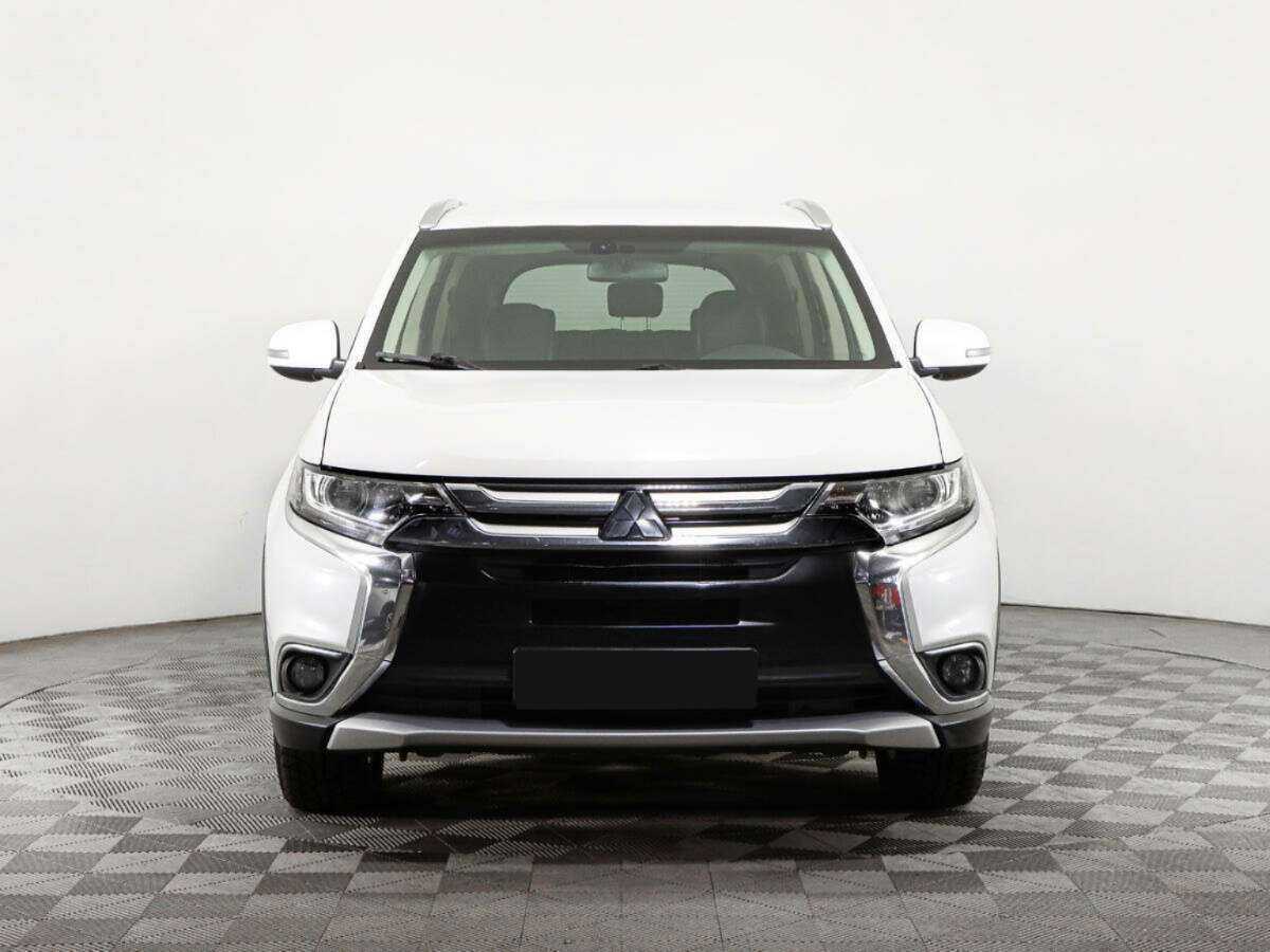 Mitsubishi Outlander с пробегом — 2017 год. Фото: #1