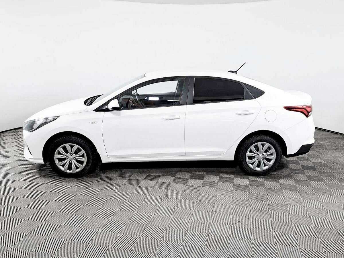 Hyundai Solaris с пробегом — 2021 год. Фото: #7