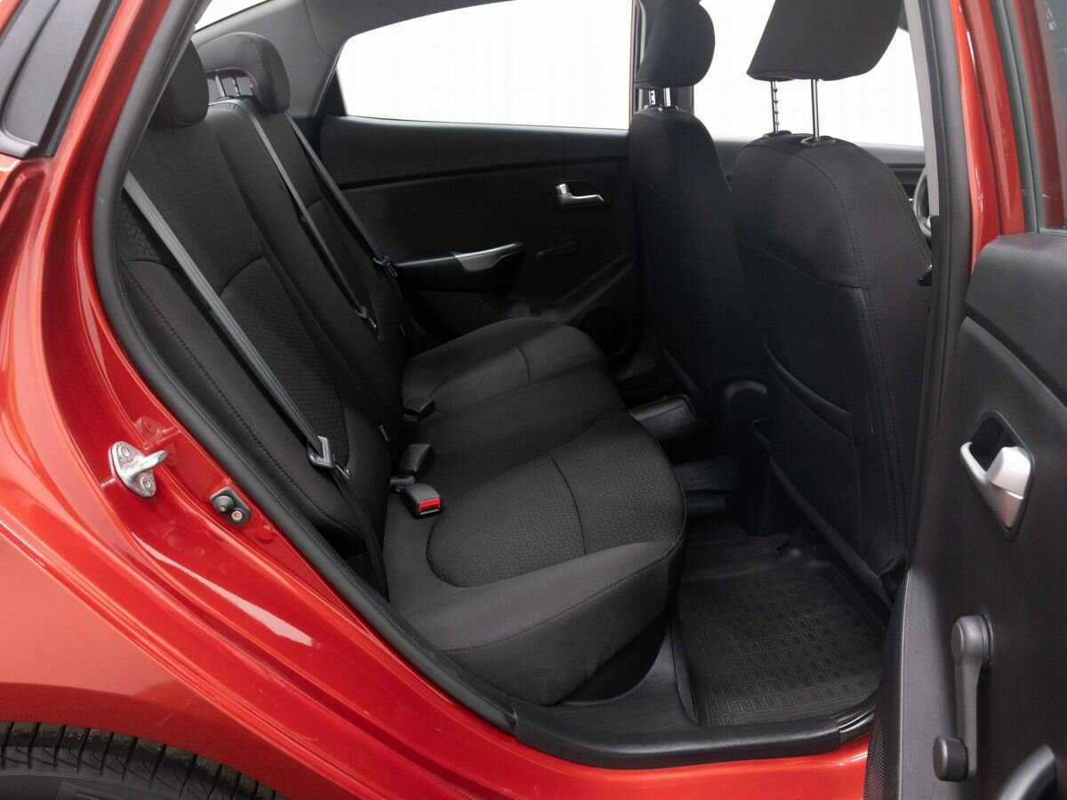 Kia Rio с пробегом — 2012 год. Фото: #11