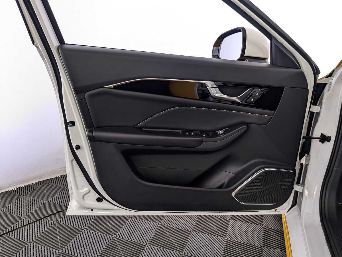 FAW Bestune B70 с пробегом — 2023 год. Фото: #17