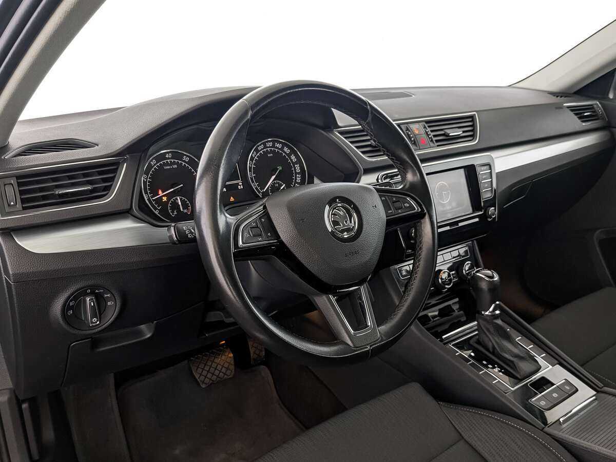Skoda Superb с пробегом — 2019 год. Фото: #10