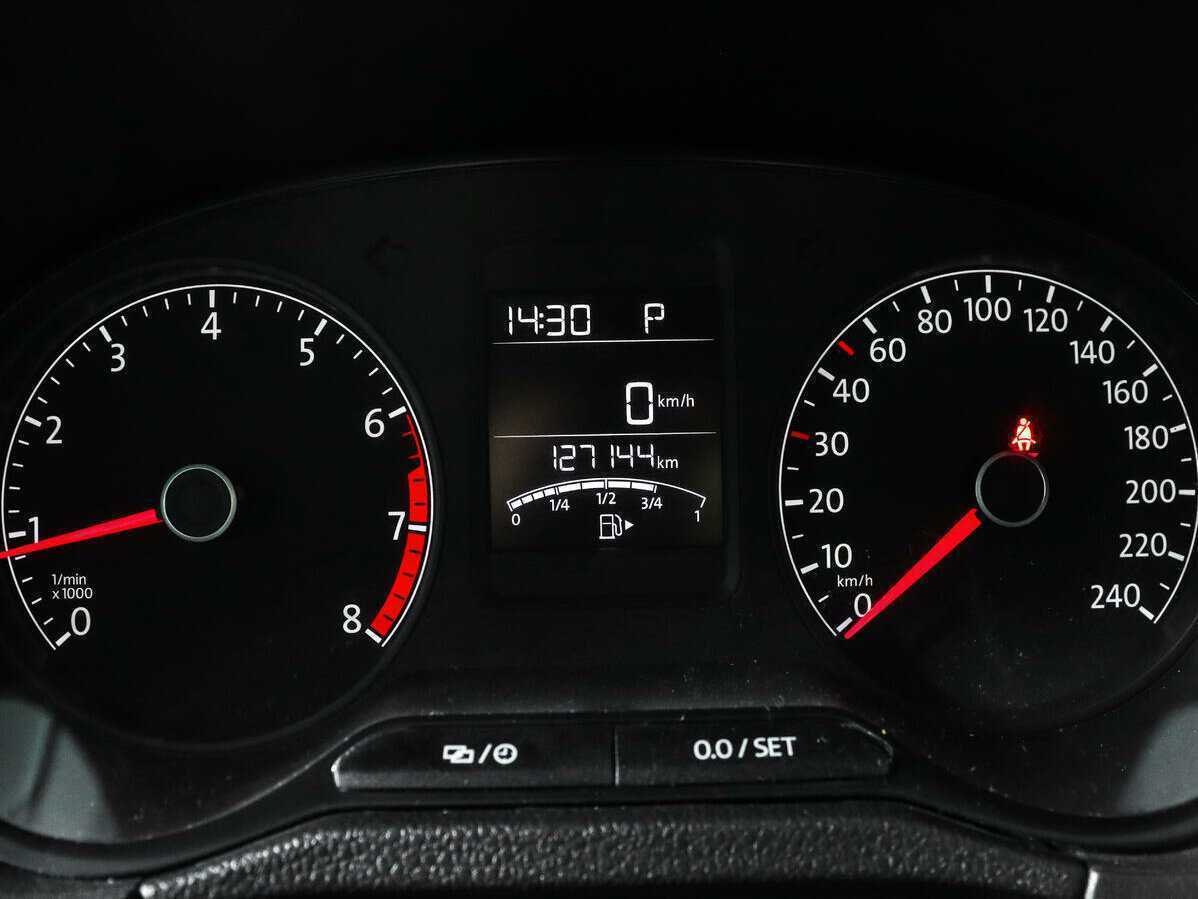 Volkswagen Polo с пробегом — 2016 год. Фото: #9