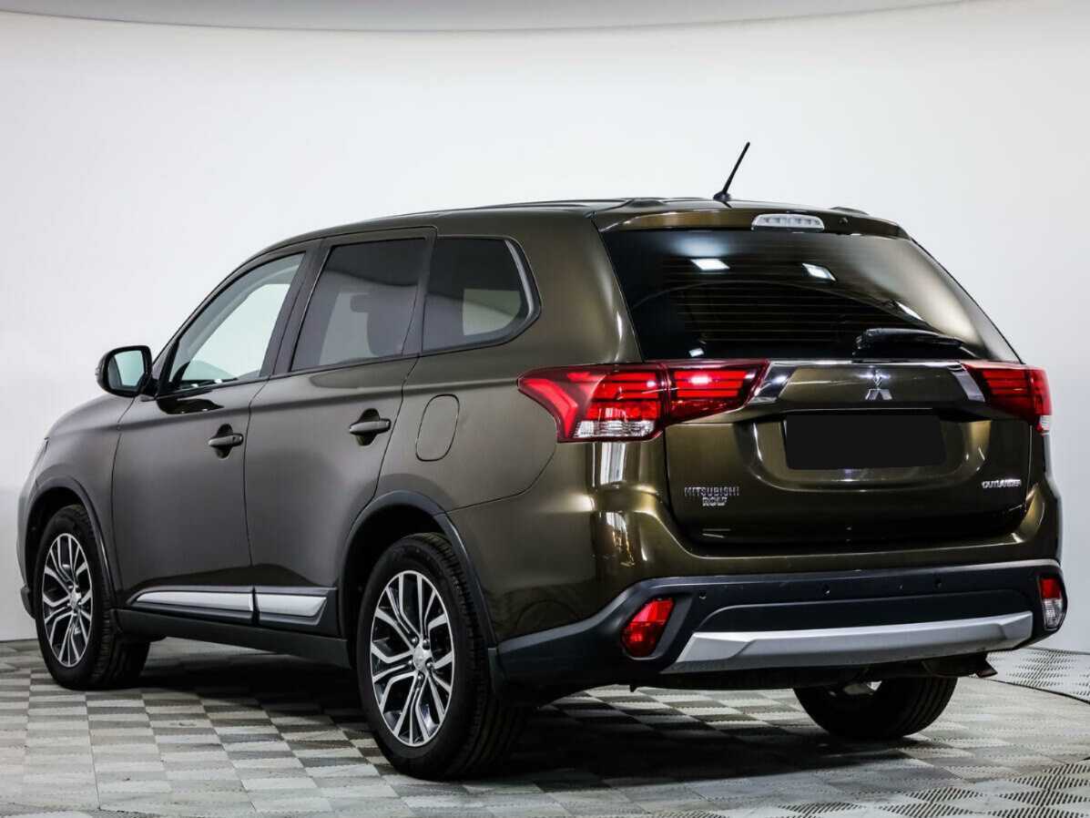 Mitsubishi Outlander с пробегом — 2015 год. Фото: #5