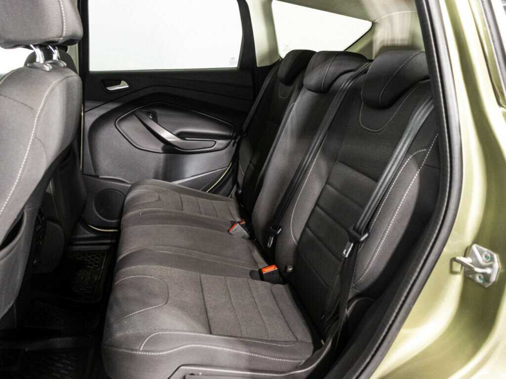 Ford Kuga с пробегом — 2014 год. Фото: #9