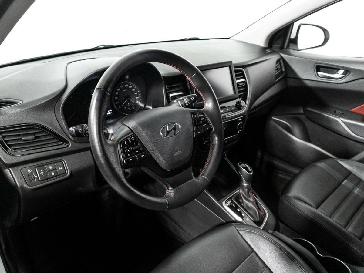 Hyundai Solaris с пробегом — 2020 год. Фото: #10