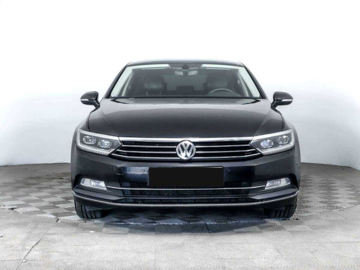 Volkswagen Passat с пробегом — 2017 год. Фото: #1