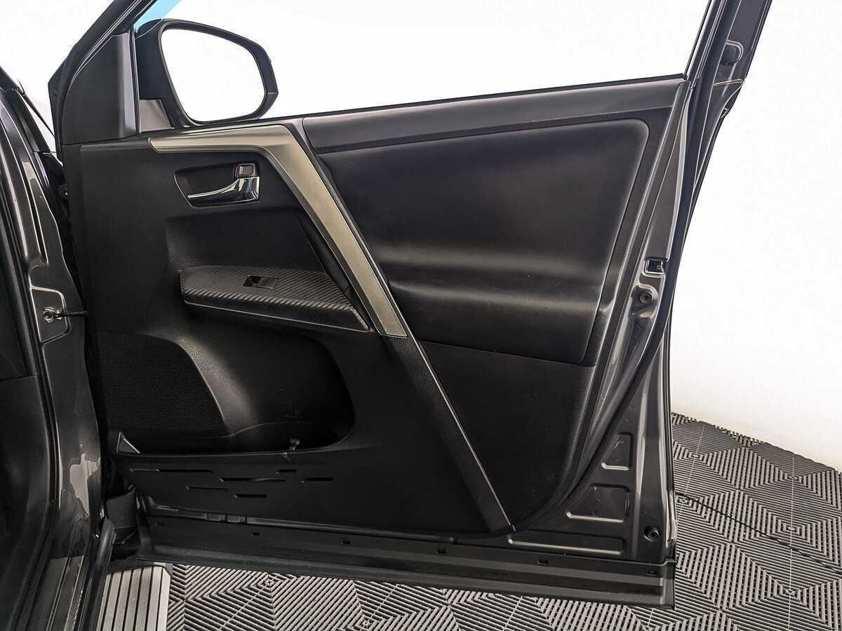 Toyota RAV4 с пробегом — 2014 год. Фото: #24