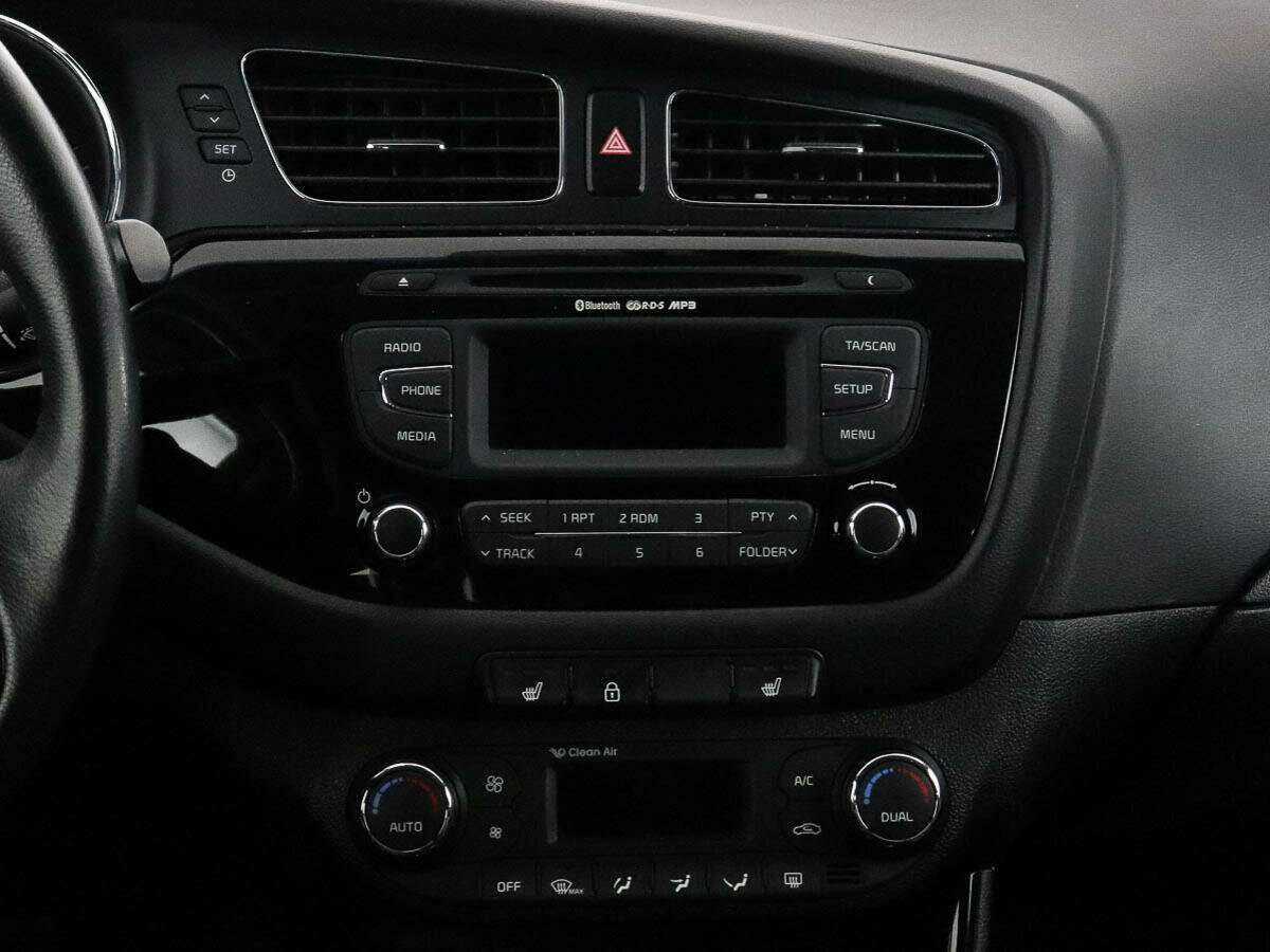 Kia Ceed с пробегом — 2015 год. Фото: #10