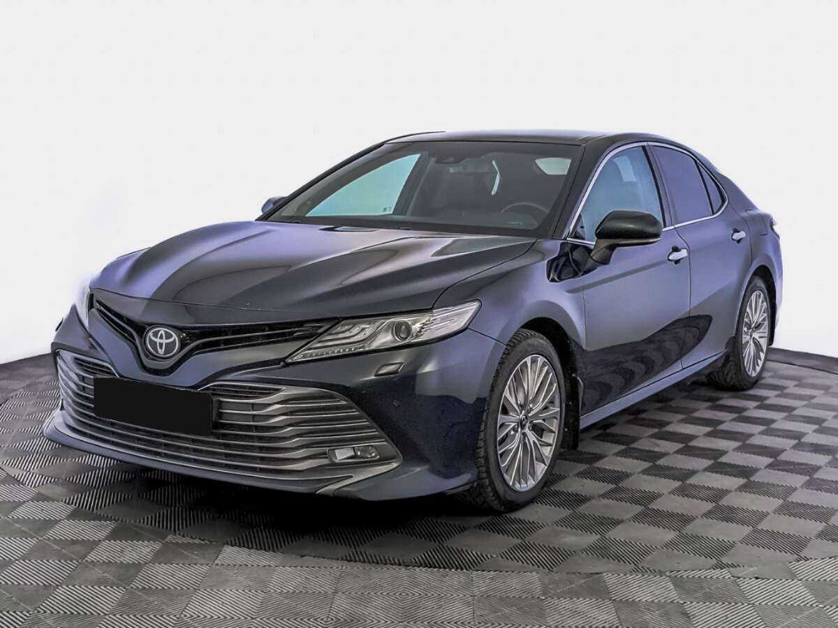 Toyota Camry с пробегом — 2018 год. Посмотреть фото