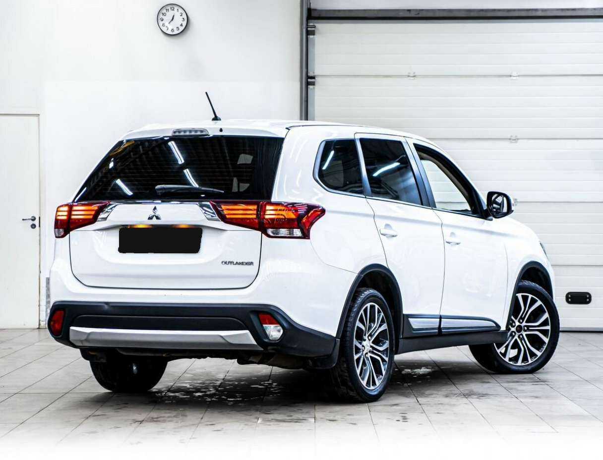 Mitsubishi Outlander с пробегом — 2015 год. Фото: #3