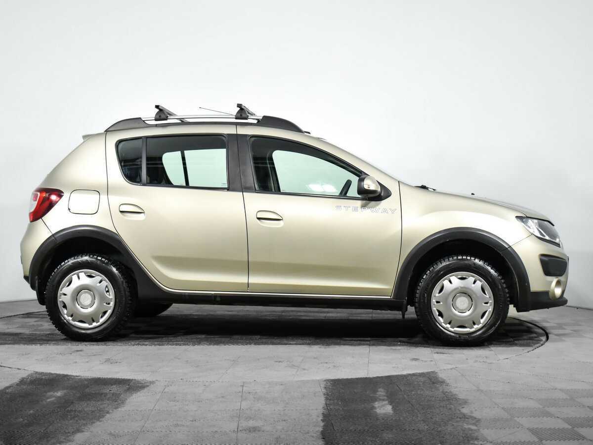 Renault Sandero с пробегом — 2017 год. Фото: #3