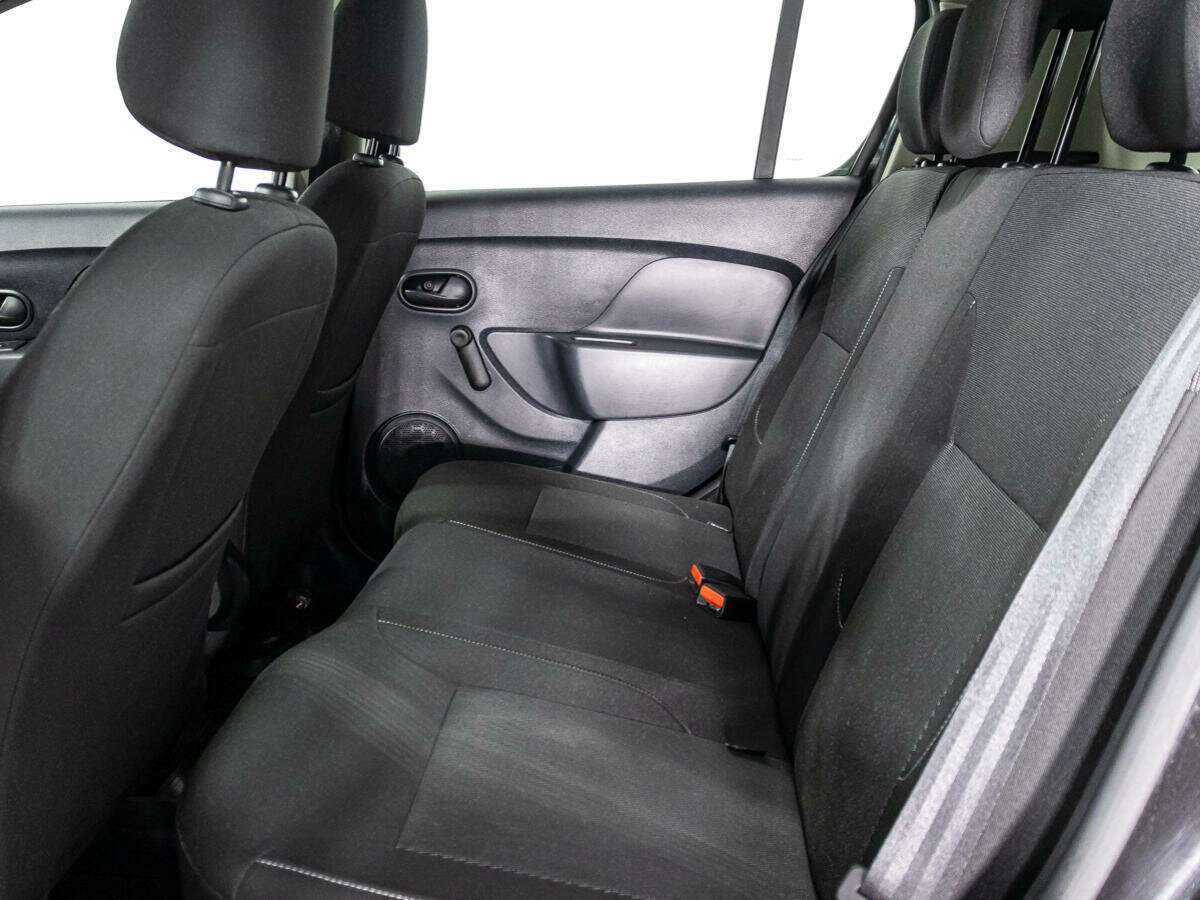 Renault Sandero с пробегом — 2018 год. Фото: #9