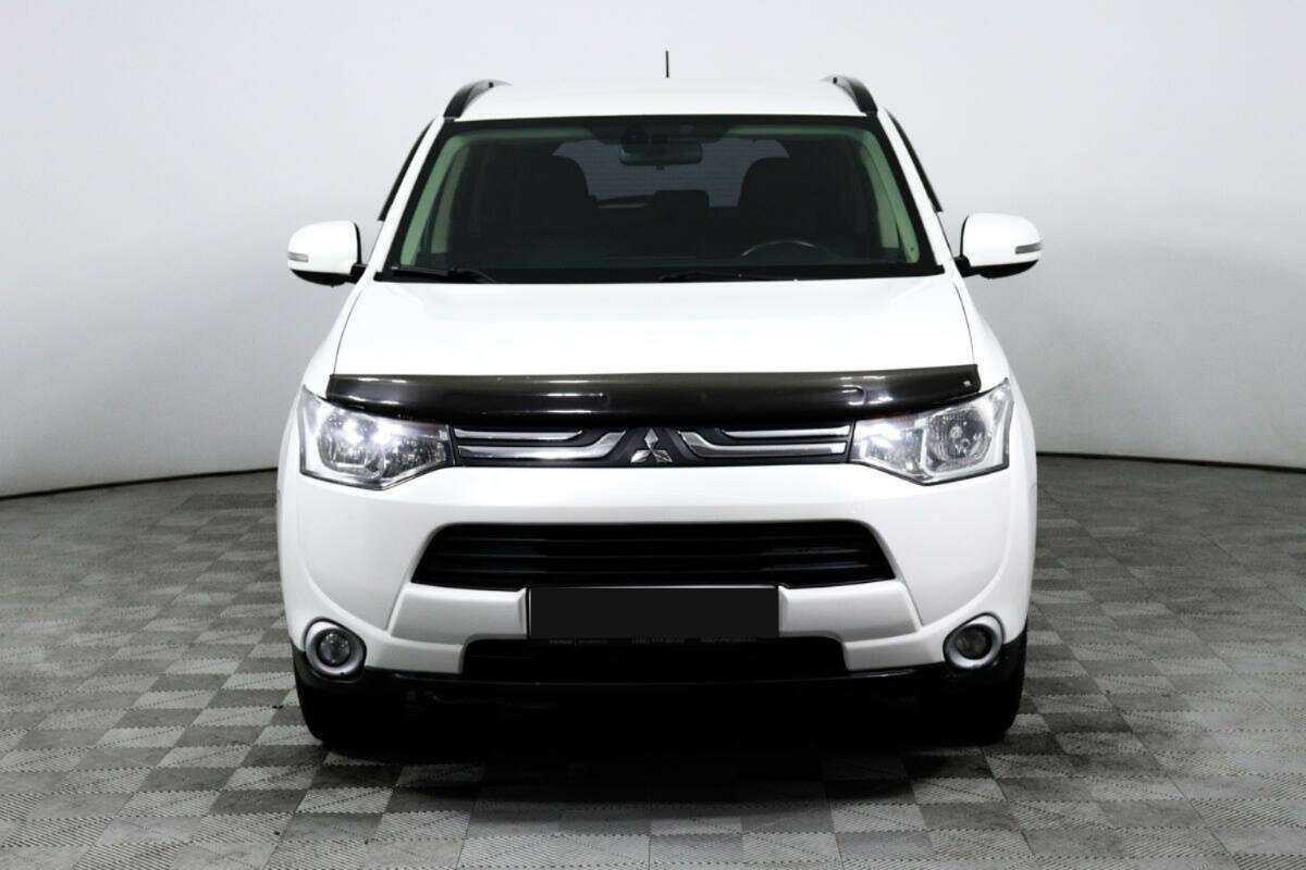 Mitsubishi Outlander с пробегом — 2013 год. Фото: #1