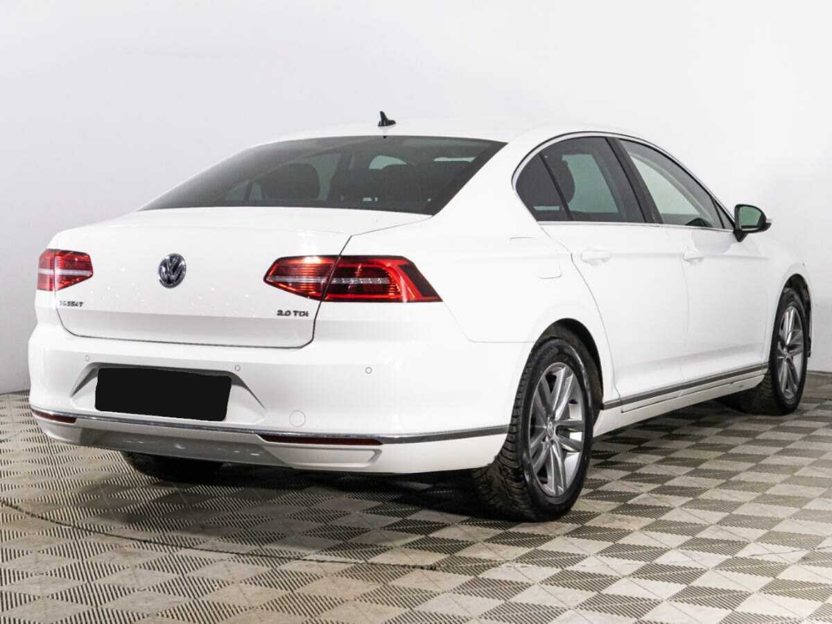 Volkswagen Passat с пробегом — 2017 год. Фото: #4