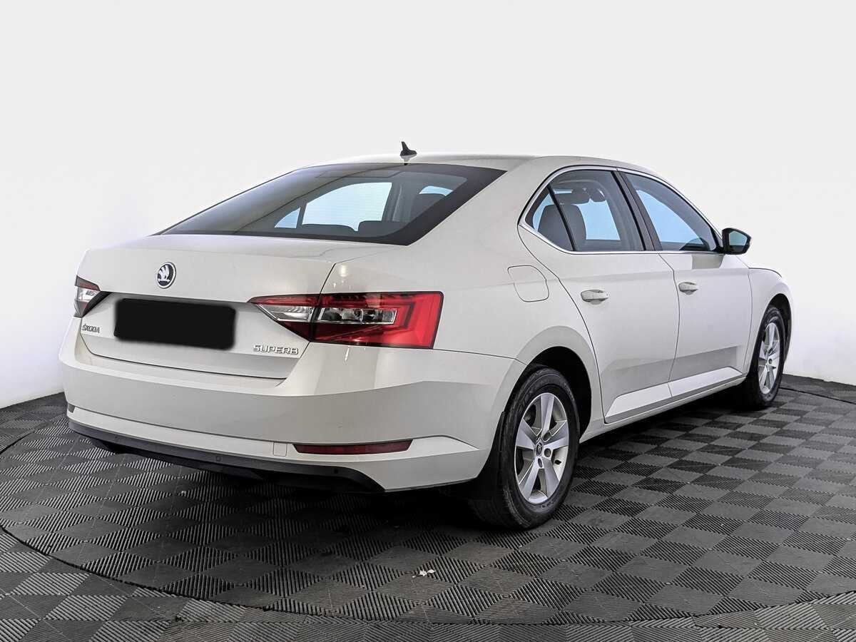 Skoda Superb с пробегом — 2017 год. Фото: #4
