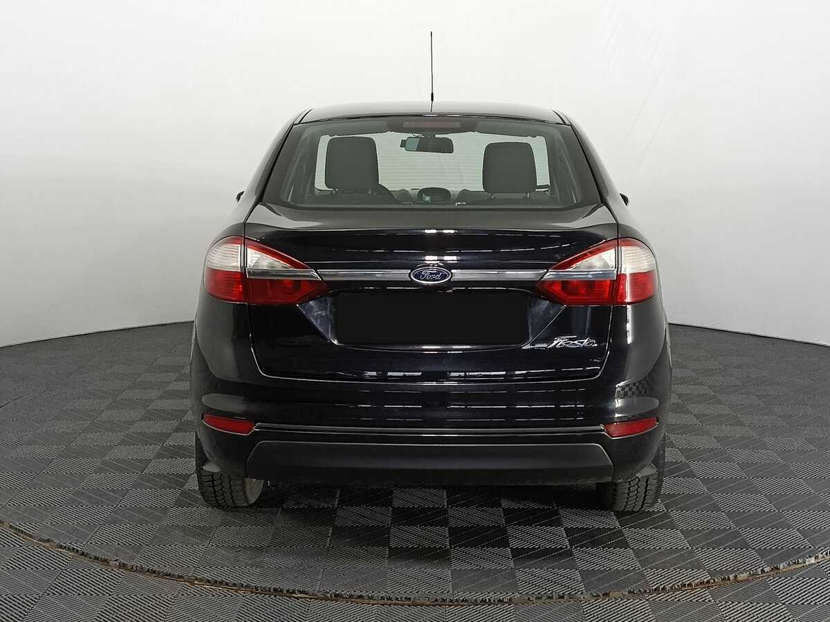 Ford Fiesta с пробегом — 2015 год. Фото: #5