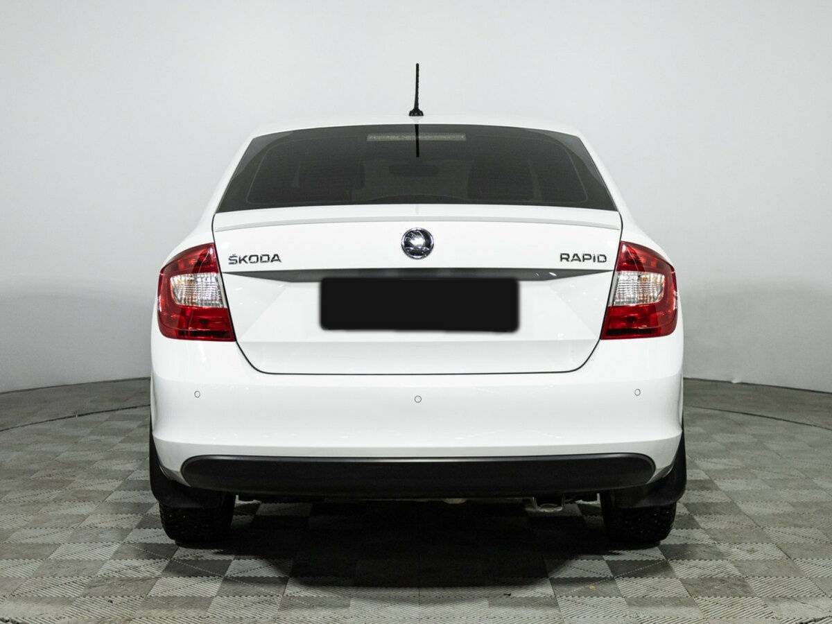 Skoda Rapid с пробегом — 2016 год. Фото: #5
