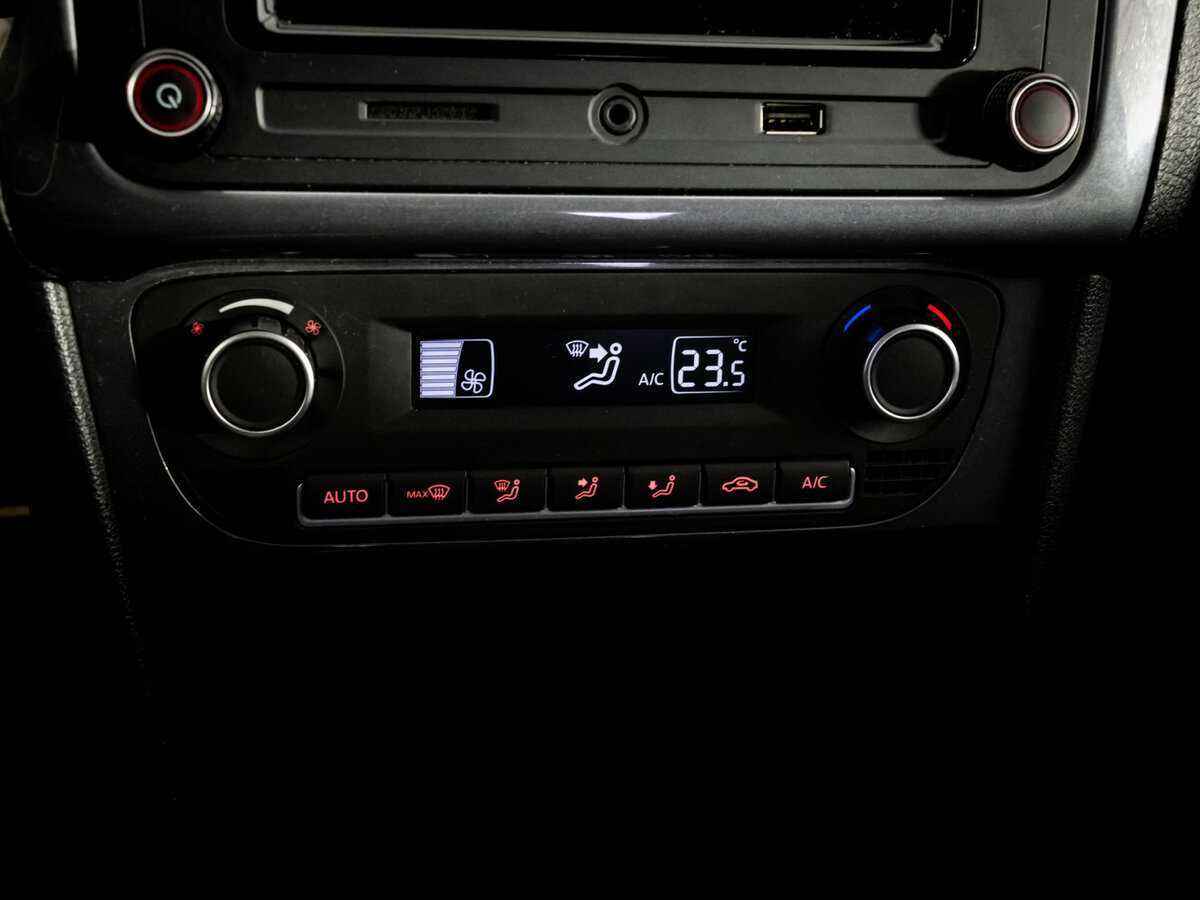 Volkswagen Polo с пробегом — 2018 год. Фото: #12