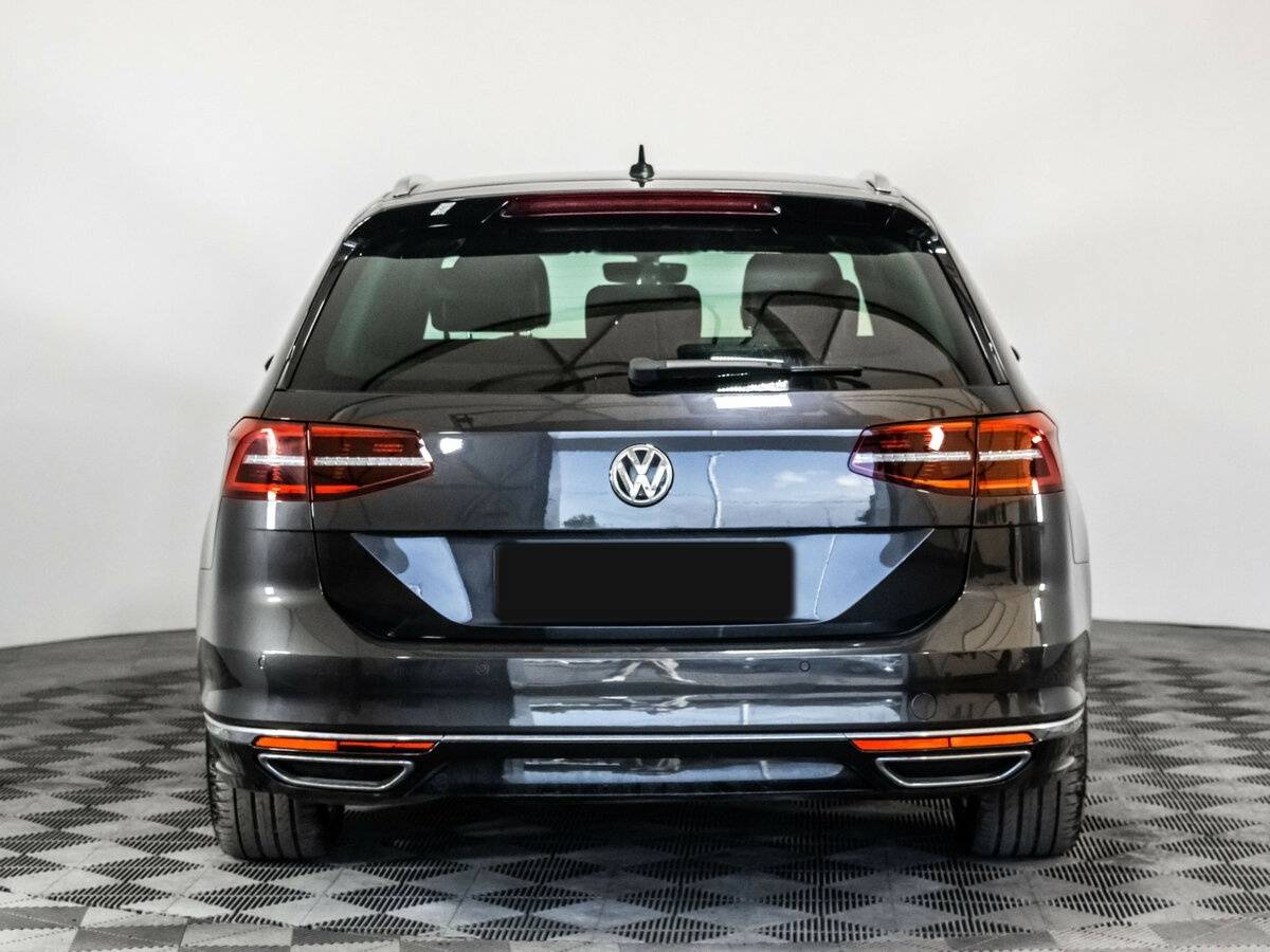 Volkswagen Passat с пробегом — 2018 год. Фото: #5