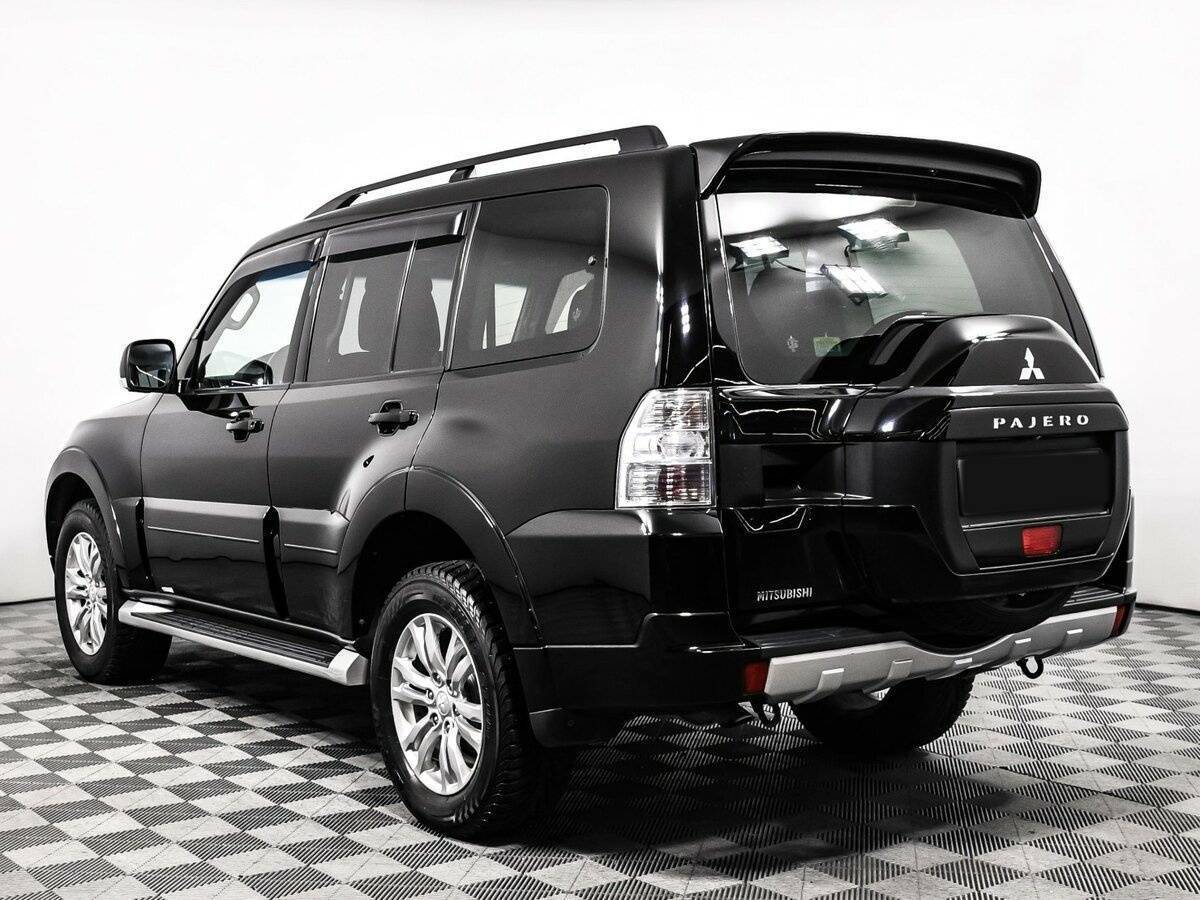 Mitsubishi Pajero с пробегом — 2015 год. Фото: #6